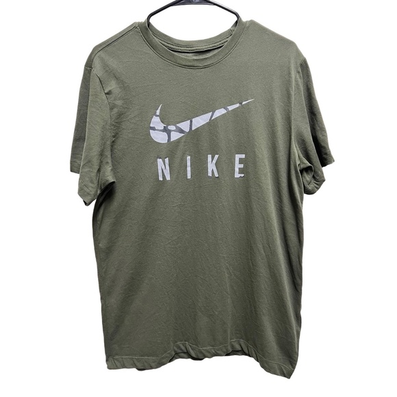 Nike Run Division T Shirt Mens Size Medium Khaki Cracked Swoosh Athleisure - Picture 2 of 5